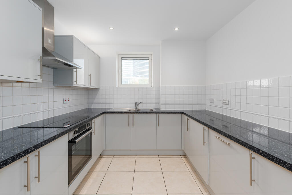 Apartment in London, Boardwalk Place, Blackwall - View 4