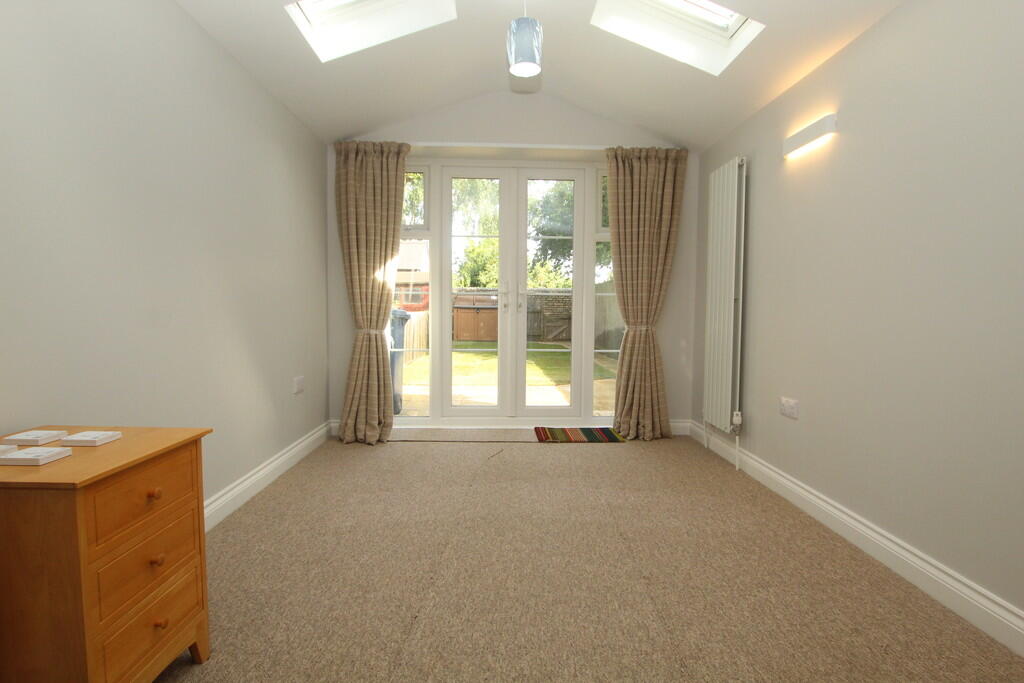House in Cambridge, Petersfield - More