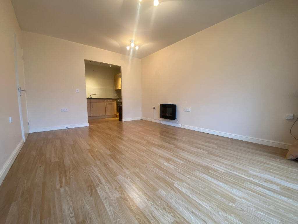 Apartment in Slough - View 4