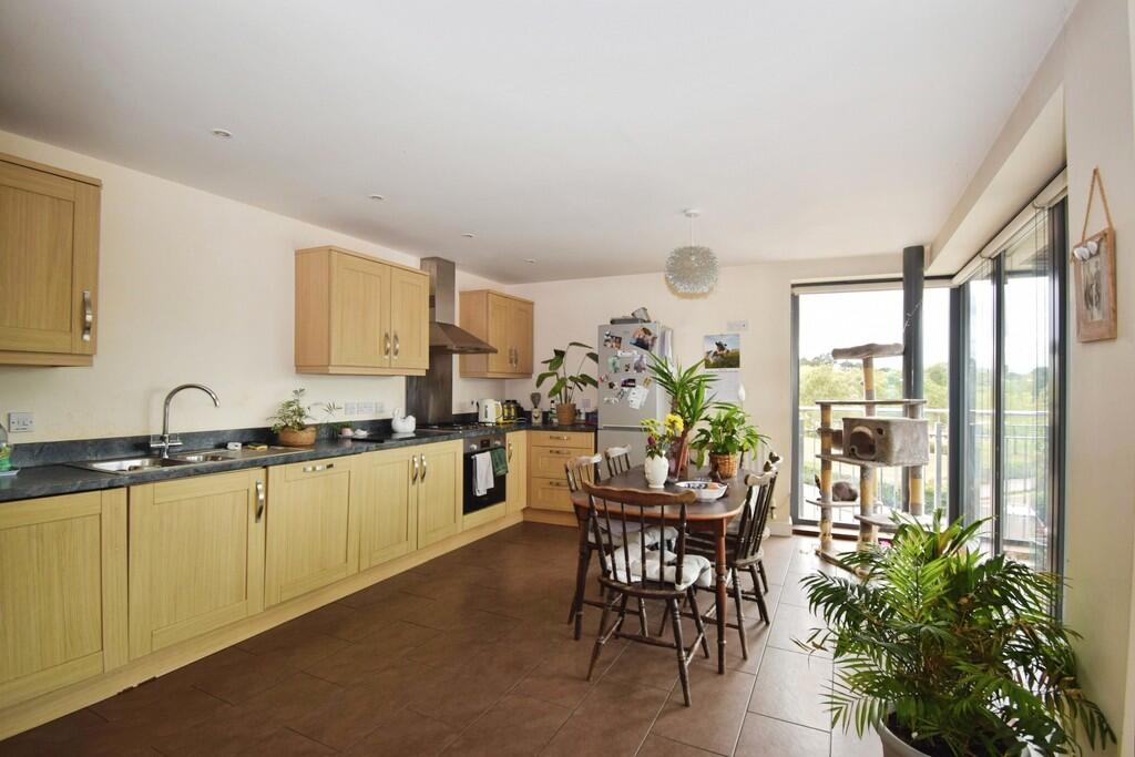 Apartment in Worcester, St Peters, Diglis - View 5