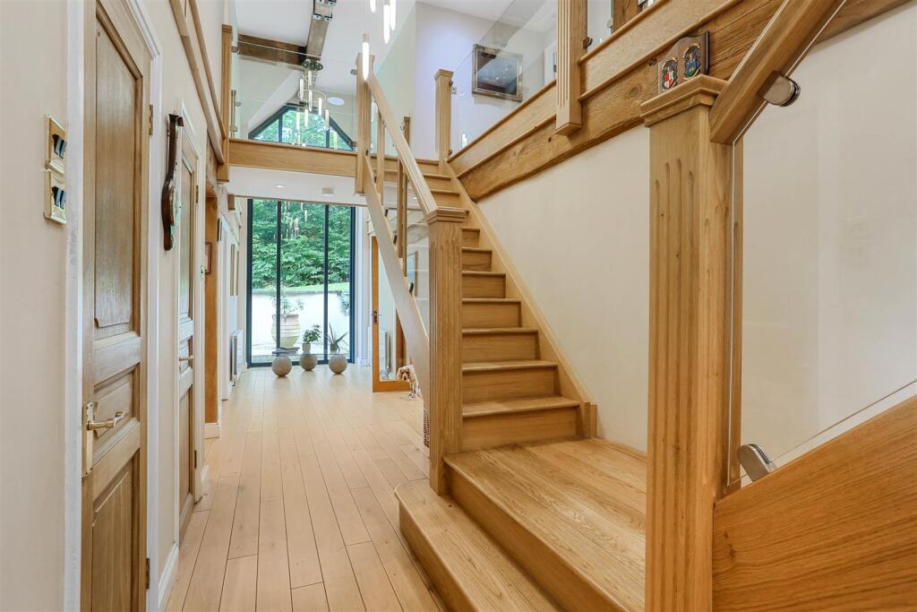 Hazelwood Lane, Chipstead photo 4