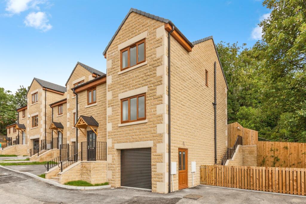 Main image of property: Ossett Lane, Earlsheaton, Dewsbury