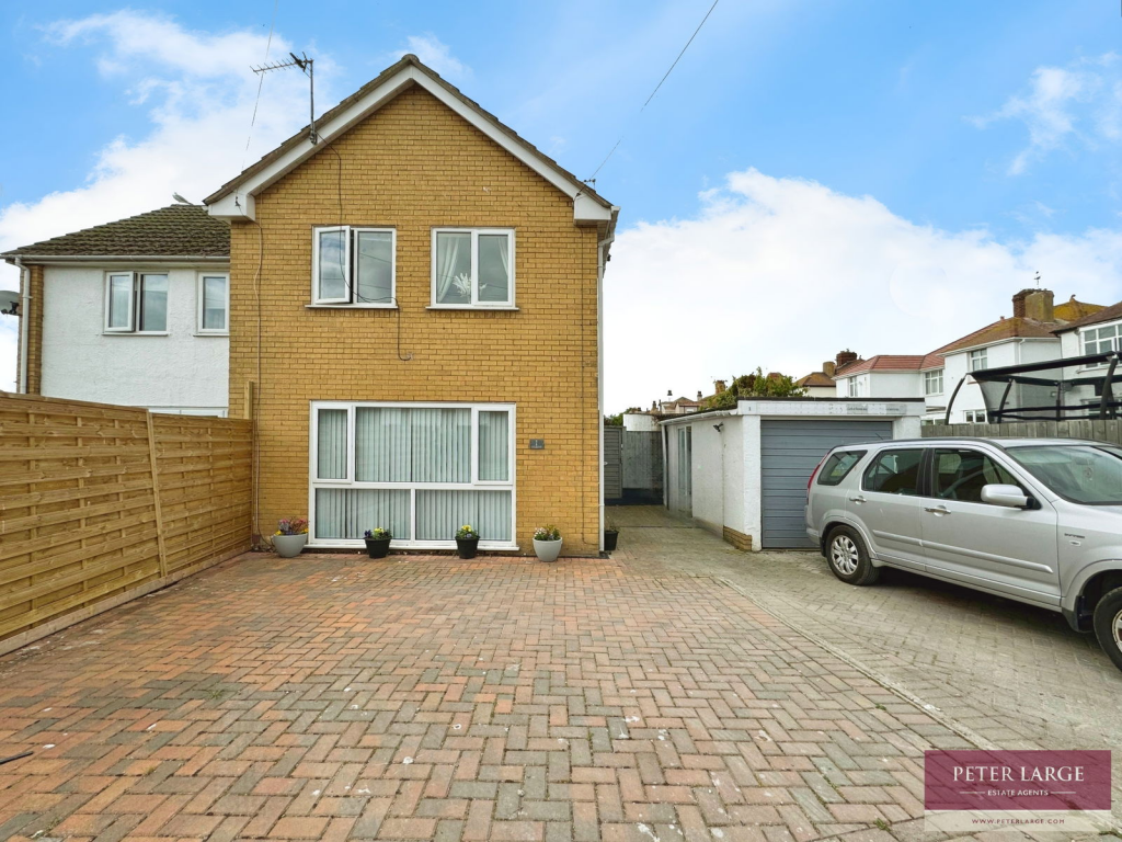 Main image of property: 1 Cae Uchaf, Rhyl,LL18 3TS