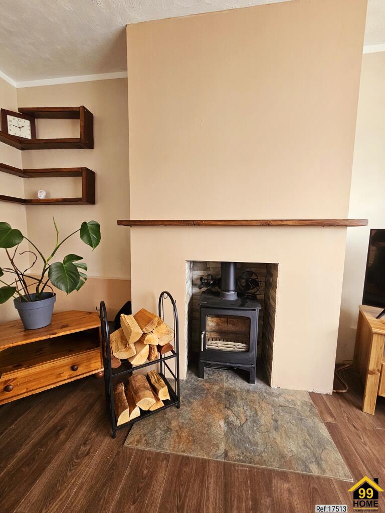 House in Stoke-on-Trent - More