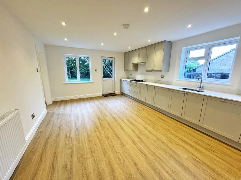 House in New Forest, Durns Town, Sway - More