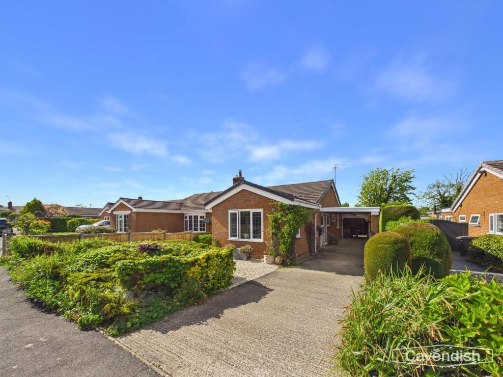 3-bed detached on Ffordd Las, Sychdyn, Mold, £300,000