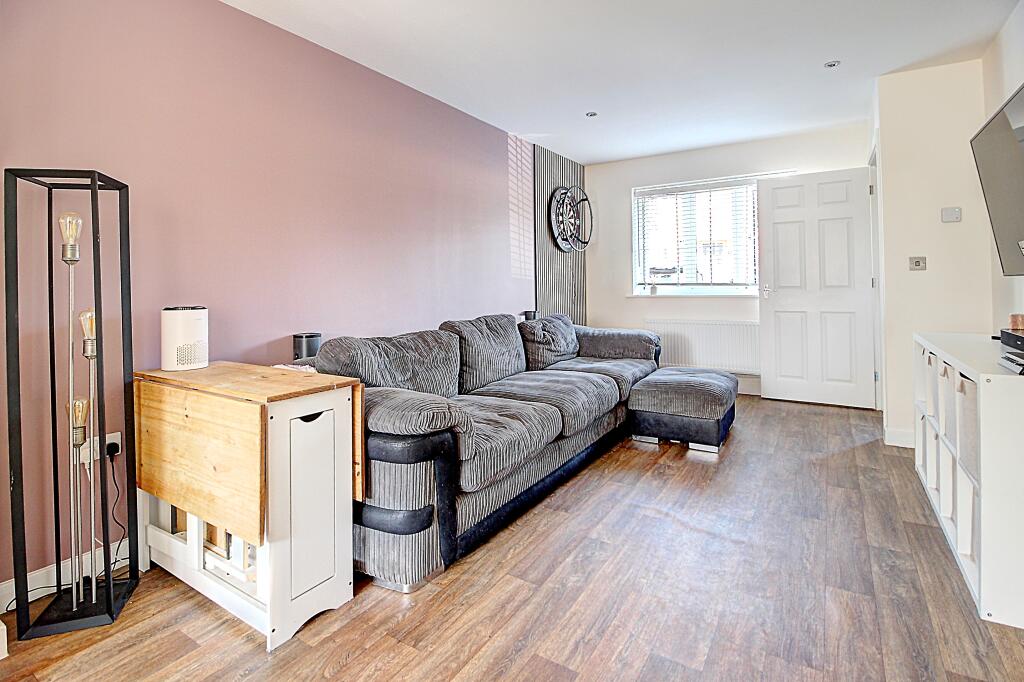 Rowan Avenue, Basingstoke, RG23 - View 5
