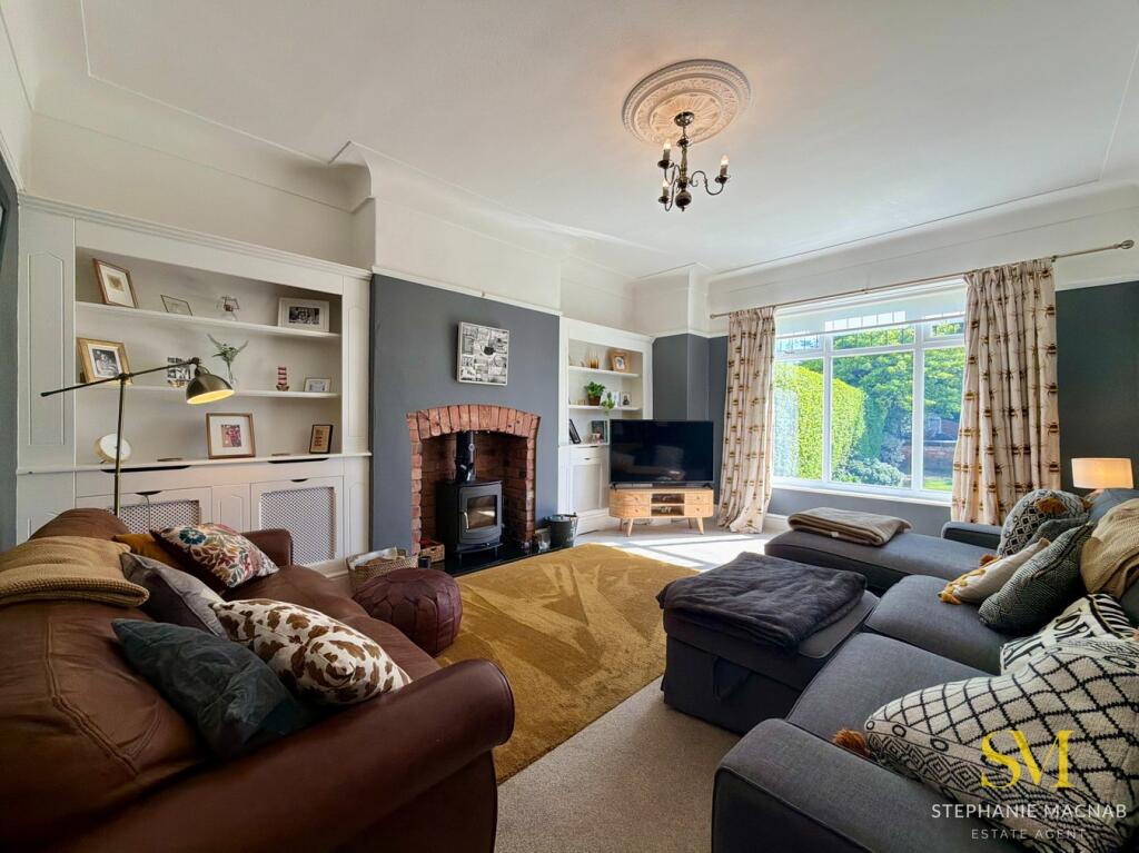 House in Sefton, Formby - More