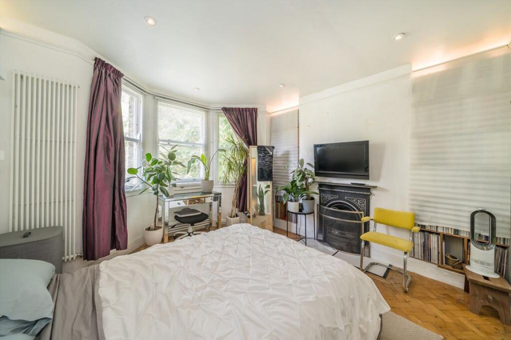 Apartment in London - View 5