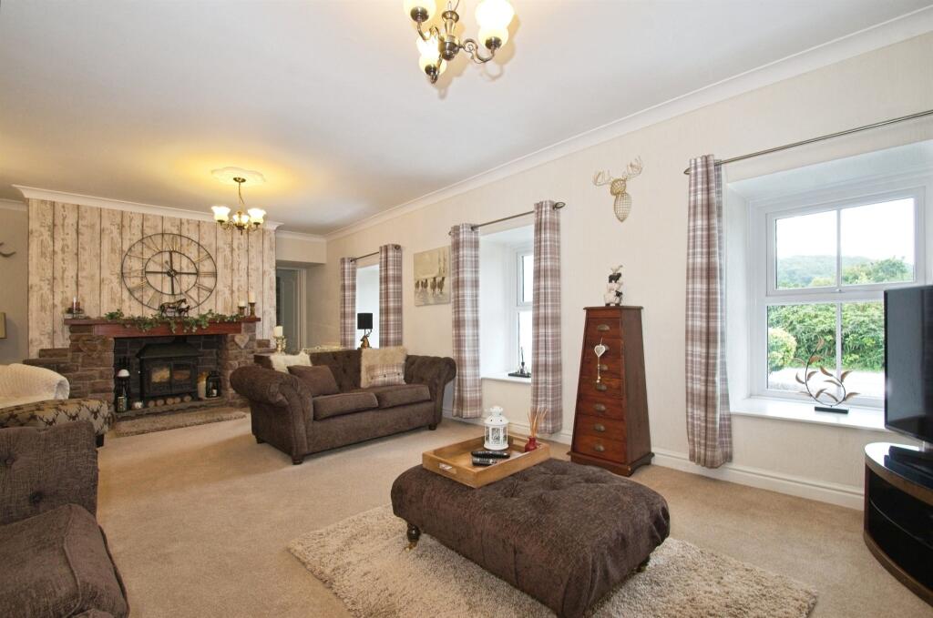 Cwrt Gwilym Farm, Coychurch, Bridgend - More
