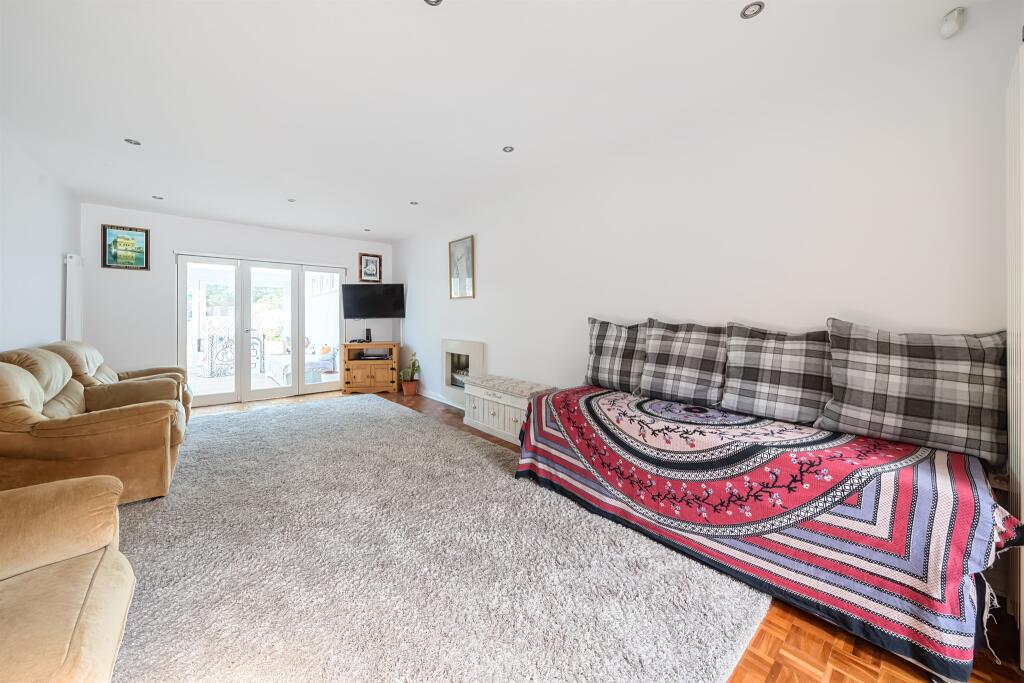 House in Maidenhead, Bray Wick - View 4