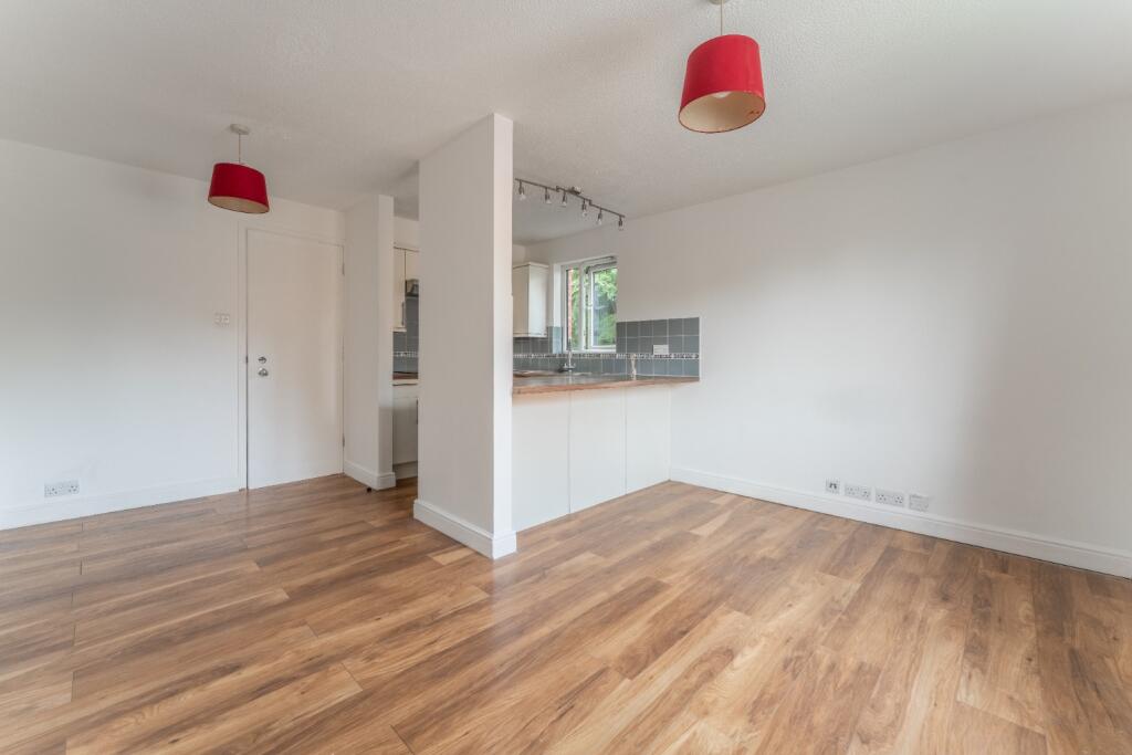 Apartment in Dartford - View 4
