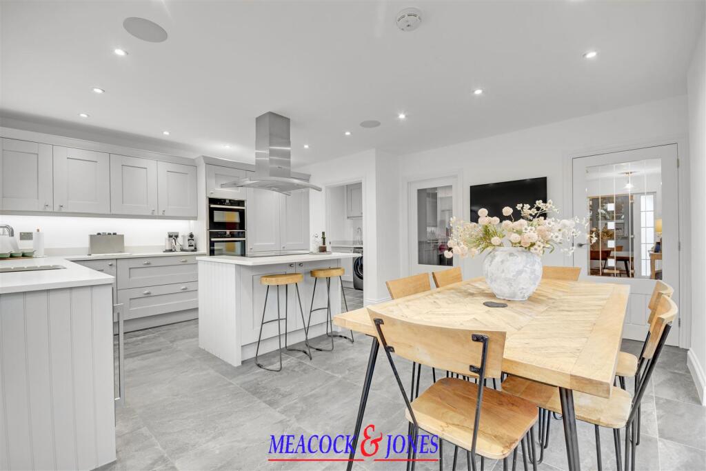 Outings Lane, Doddinghurst, Brentwood photo 2