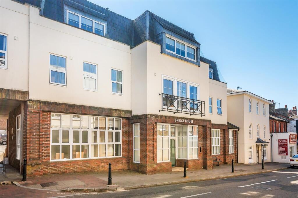 Main image of property: BRIDGE STREET, LEATHERHEAD, KT22