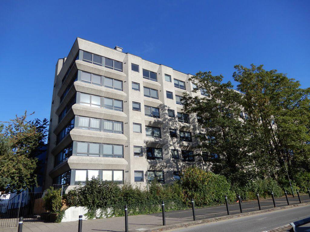 Main image of property: Stevenage SG1 1AP