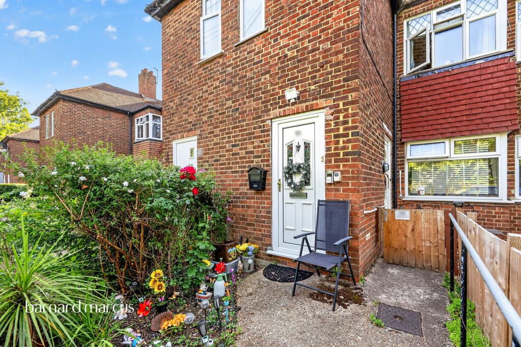 Main image of property: Barnscroft, London