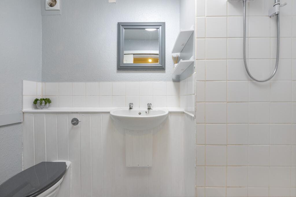Apartment in Darlington, Colburn - View 5