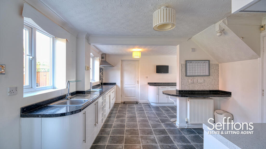 Blakestone Drive, Norwich, Norfolk photo 2