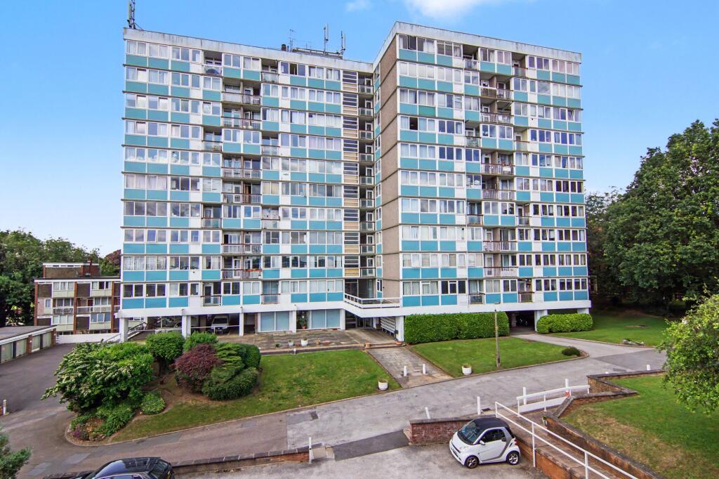 2-bed flat on Kenilworth Court, Coventry, CV3, £165,000