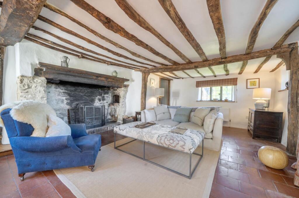 House in Cuddington, Buckinghamshire - View 4