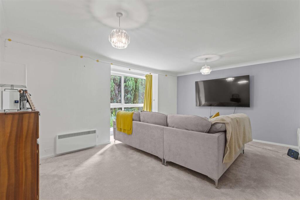 Apartment in Ascot, Sunninghill and Ascot - View 3