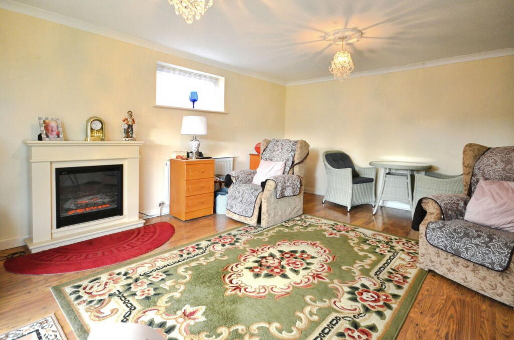 Uppark Way, Felpham, West Sussex, PO22 6QQ photo 4