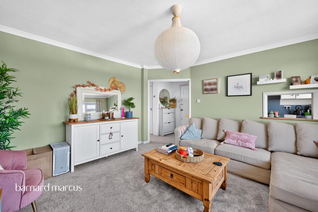 Apartment in Sutton - More