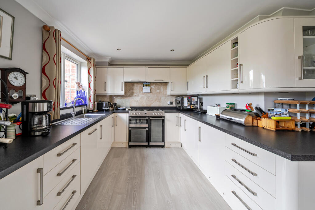 House in London, Shortlands - View 4