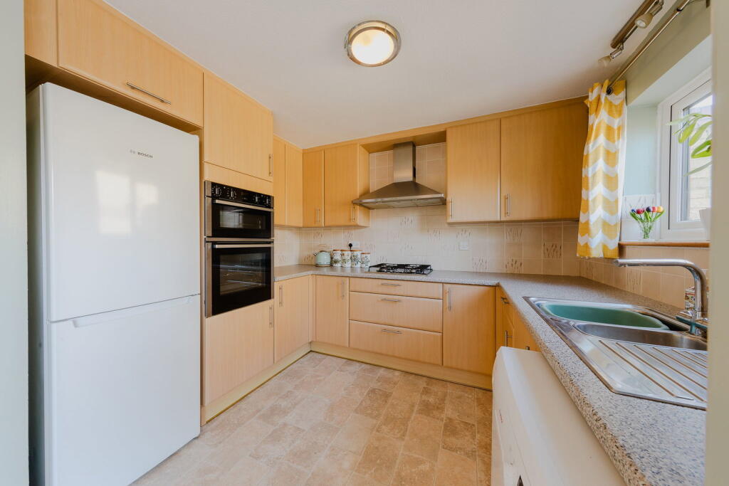 House in Milton Keynes, Shenley Church End - More