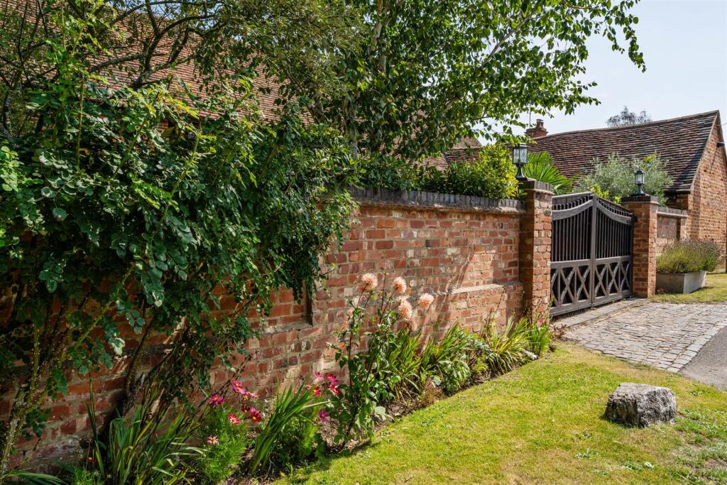 Additional image 36 of Cleobury Lane, Earlswood