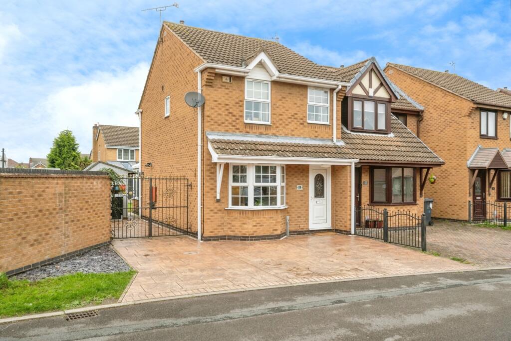 3-bed terraced on Falcon Close, Adwick-le-Street, Doncaster, South Yorkshire, DN6, £175,000