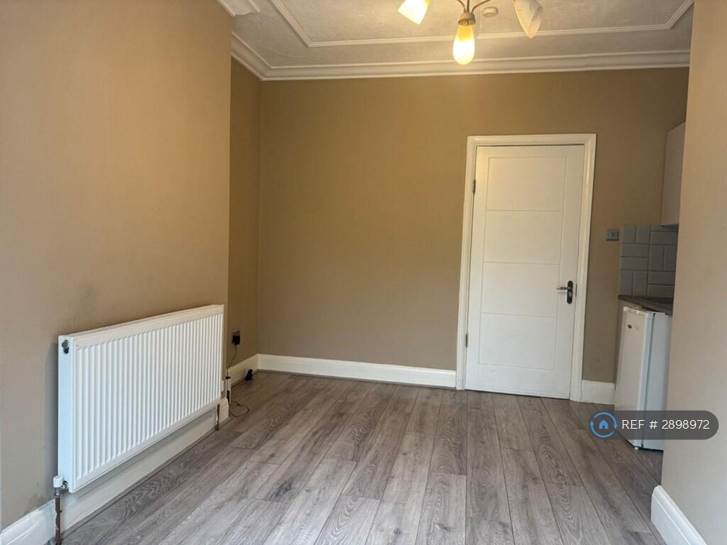 Main image of property: Hallswelle Road, London, NW11