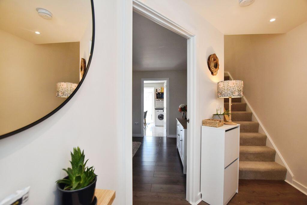 Alford Rise, Salisbury      ***VIDEO TOUR*** photo 4