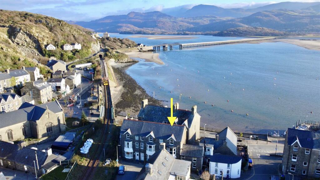 Main image of property: 3 Bron Aber Terrace, Barmouth