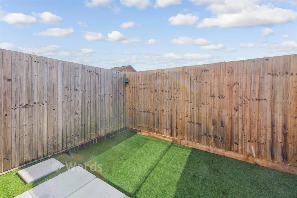 House in Chatham, Wayfield - View 2