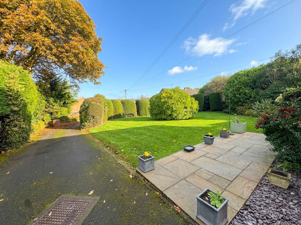 Apartment in Bradford, Scalebor Park, Burley - View 3