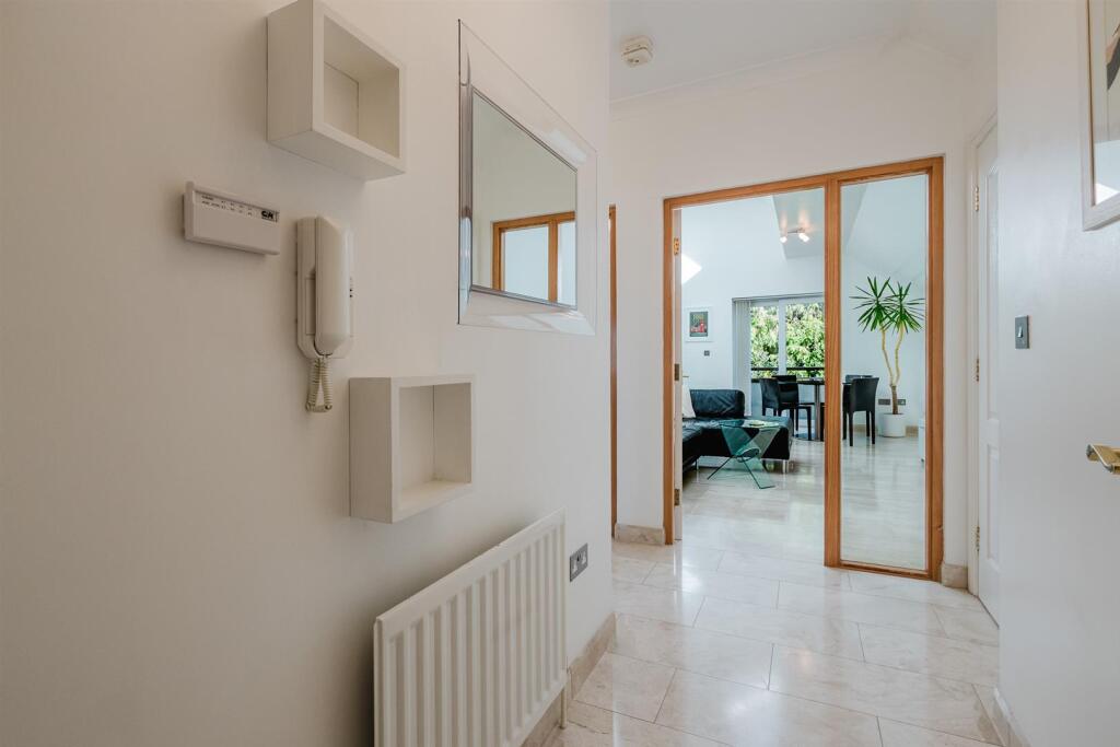 Apartment in Trafford, Greater Manchester - View 5