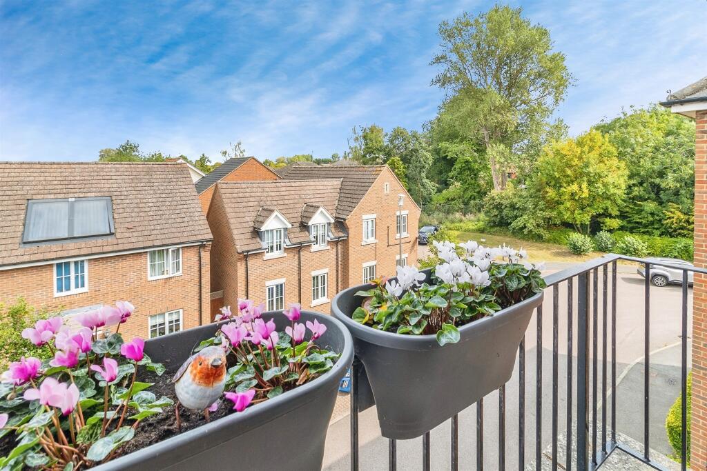 Cable Crescent, Woburn Sands, Milton Keynes photo 4