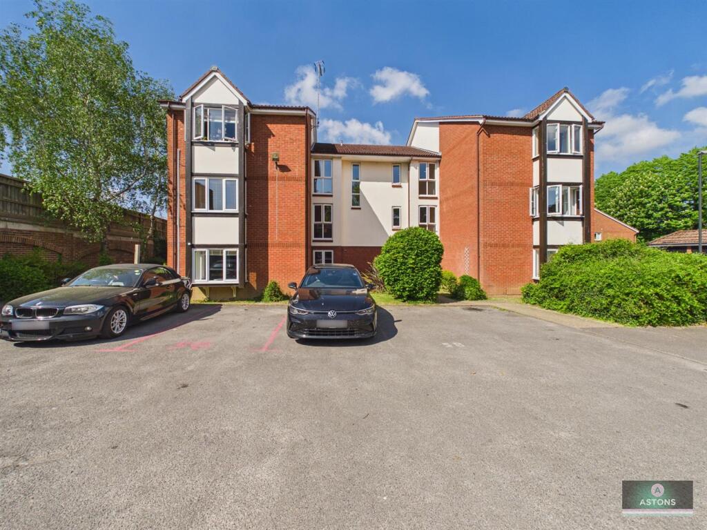 Main image of property: Maunsell Park, Pound Hill