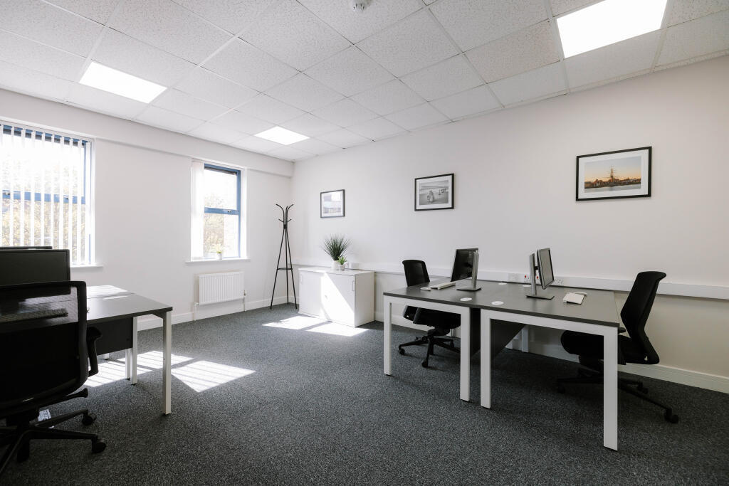 350 sqft office