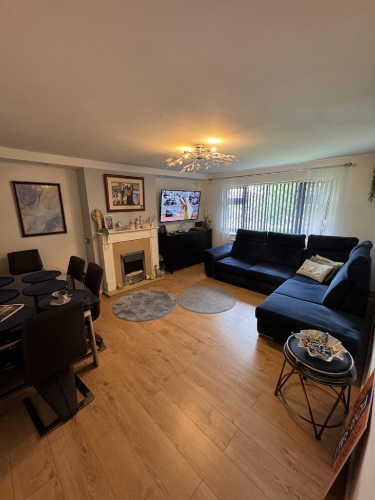 144A Yew Tree Lane, Dukienfield , SK16 5DU photo 4