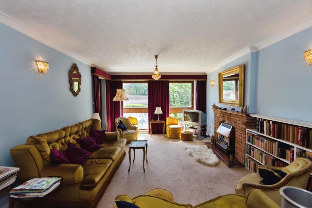 Apartment in Solihull, West Midlands - View 3