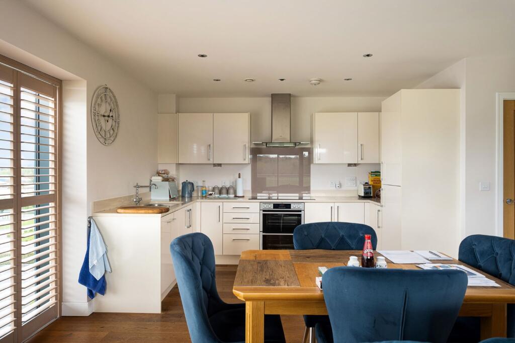 Kingman Way, Racecourse, Newbury, RG14 photo 4