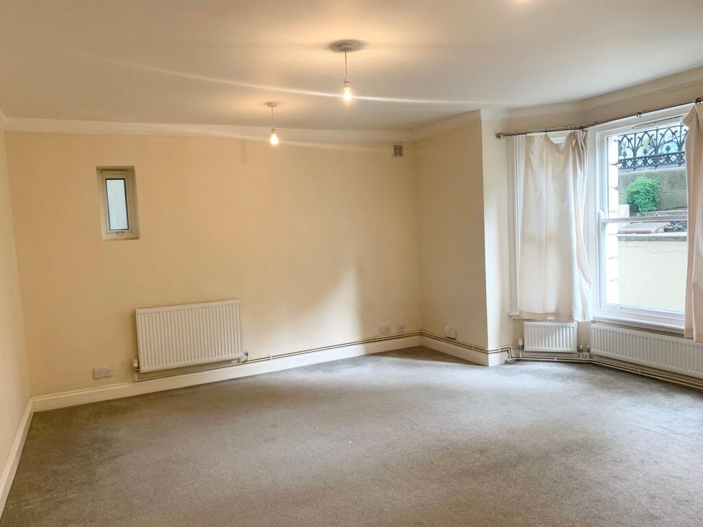 Apartment in Hove, Brighton and Hove - View 5