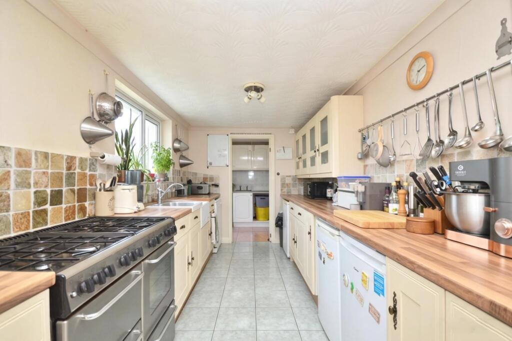 Winscombe Close, Keynsham, Bristol photo 4