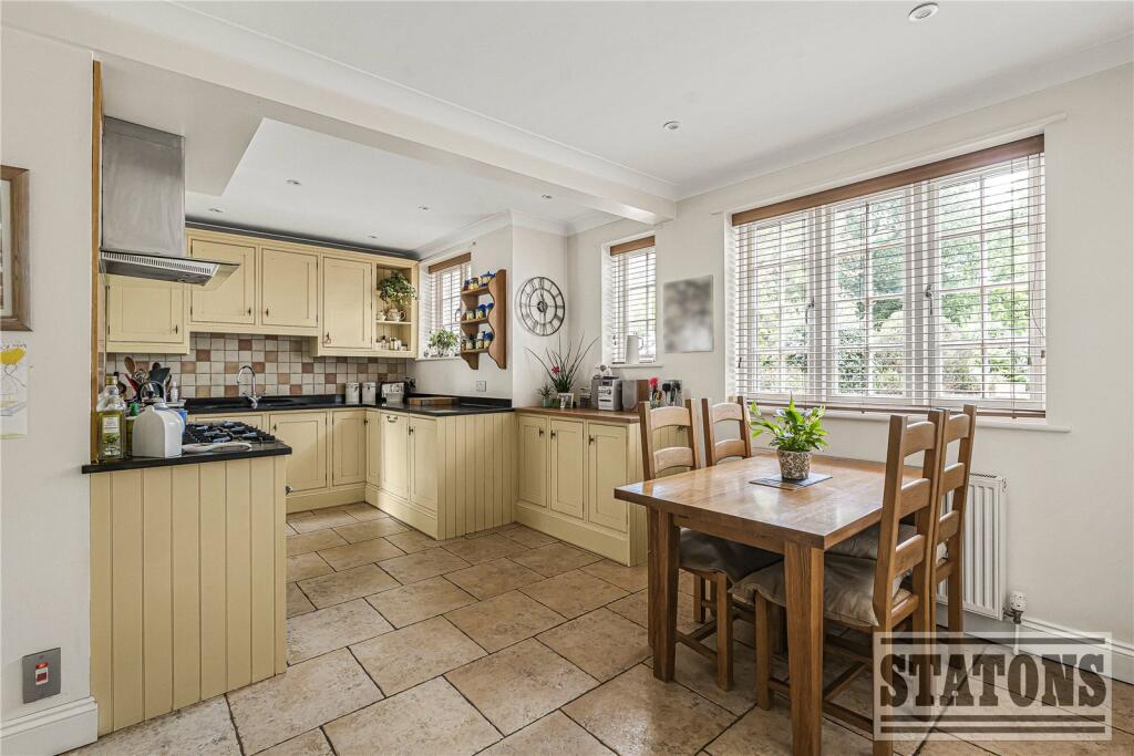 Additional image 11 of Upland Drive, Brookmans Park, Hatfield, Hertfordshire, AL9