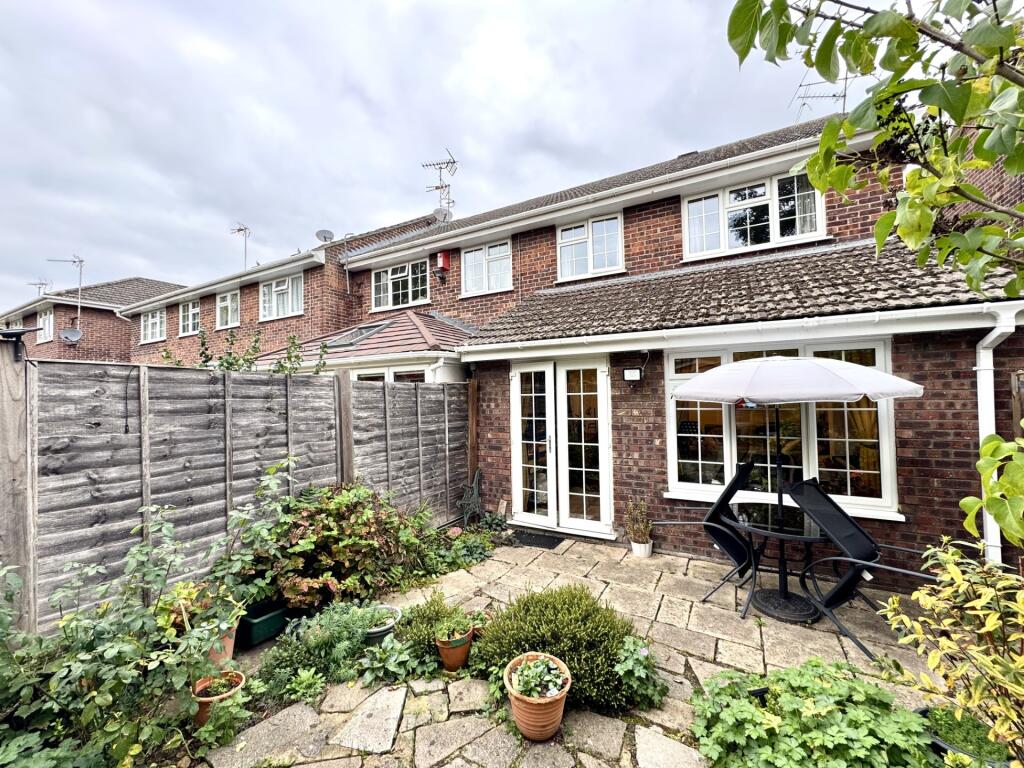 Harebell Close, Hartley Wintney photo 2