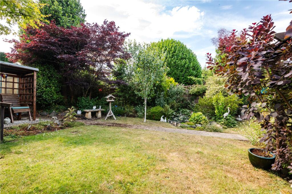 Franklands Close, Findon Valley, Worthing, West Sussex, BN14 photo 2