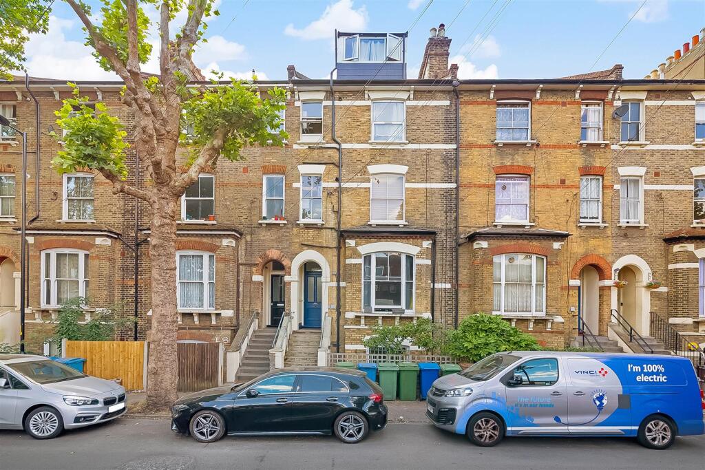Apartment in London, Cossall Estate, Peckham - View 3
