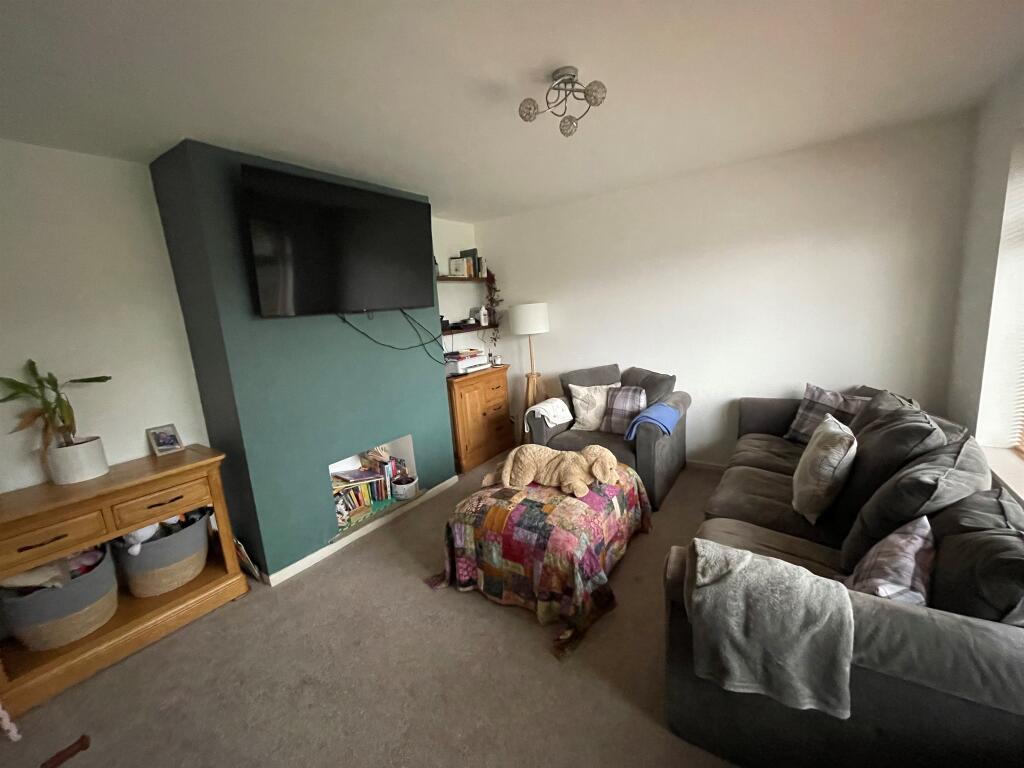 Vanbrugh Road, Eggborough, Goole photo 3